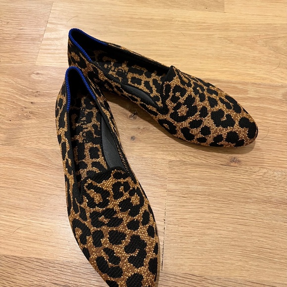 Rothys Leopard Print Almond Loafer Size 7 - Picture 2 of 5